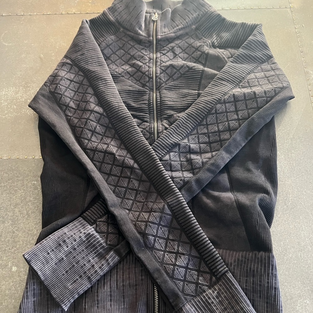 Avocado zip up jacket